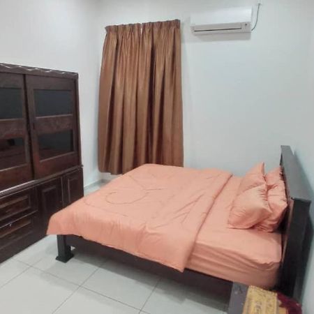 Maryam Homestay Jertih Ngoại thất bức ảnh
